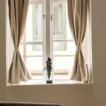 Lejlighed 2br Sleeps 7 *