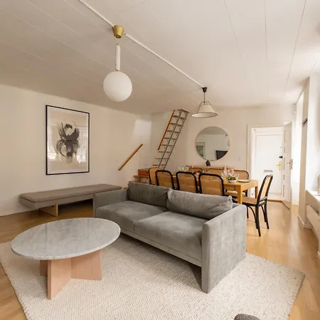 Lejlighed 2br Sleeps 7 *