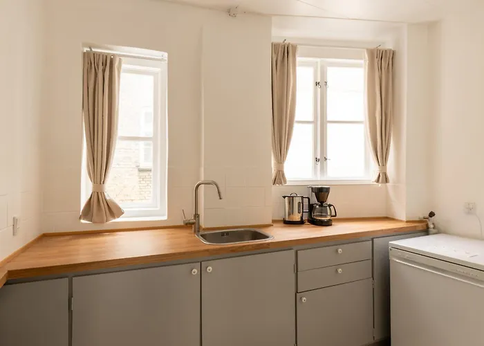2br Sleeps 7