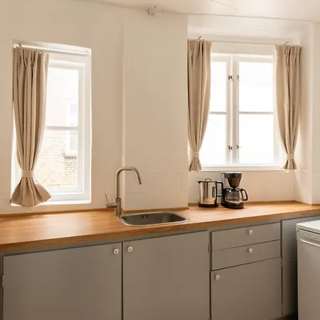 2br Sleeps 7