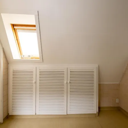 2br Sleeps 7 *