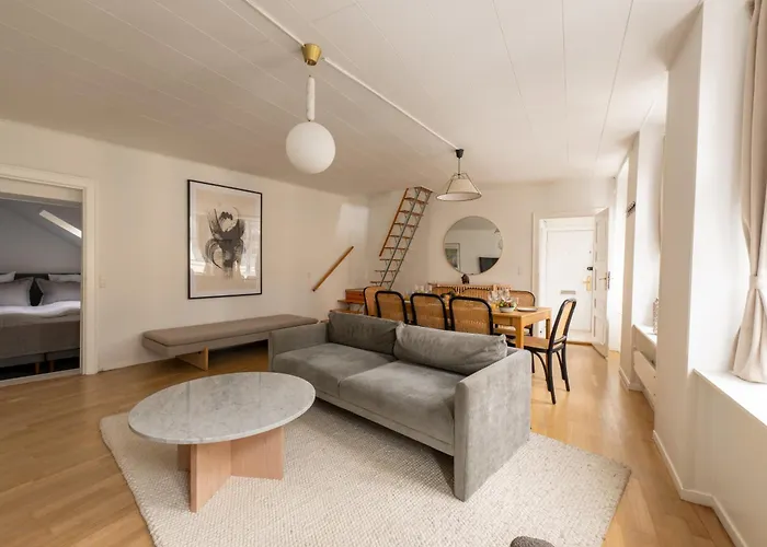 Apartment 2br Sleeps 7 *