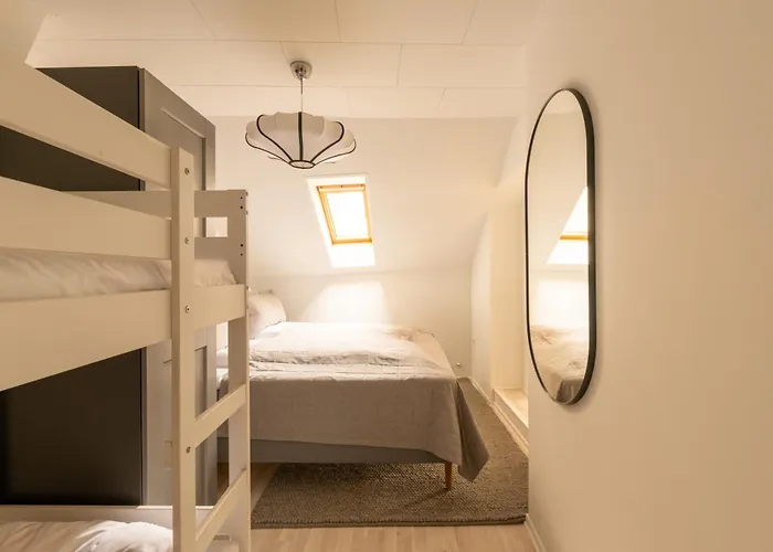 Apartment 2br Sleeps 7 *