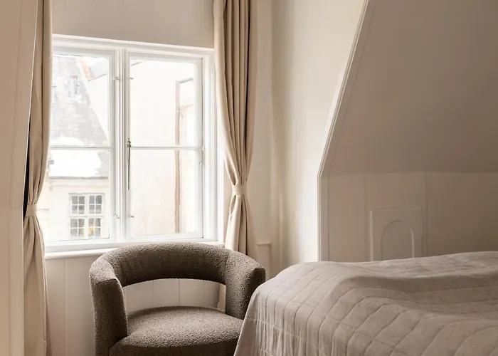Apartment 2br Sleeps 7 *